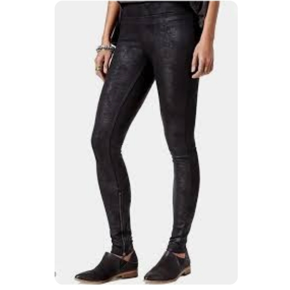 Free People Women's Faux Leather Leggings Pants Ankle Zip Moto Black Pull on xs - Picture 1 of 11